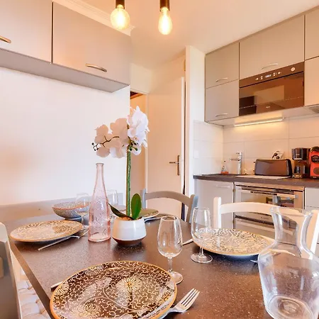 4 Personnes Vue Et Port De Plaisance