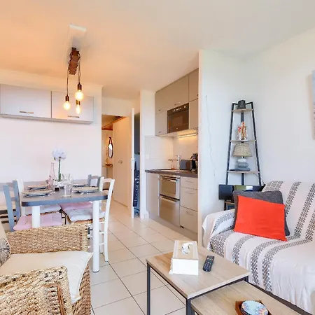 4 Personnes Vue Et Port De Plaisance