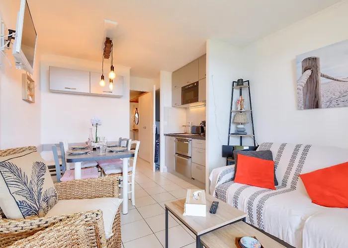 4 Personnes Vue Et Port De Plaisance